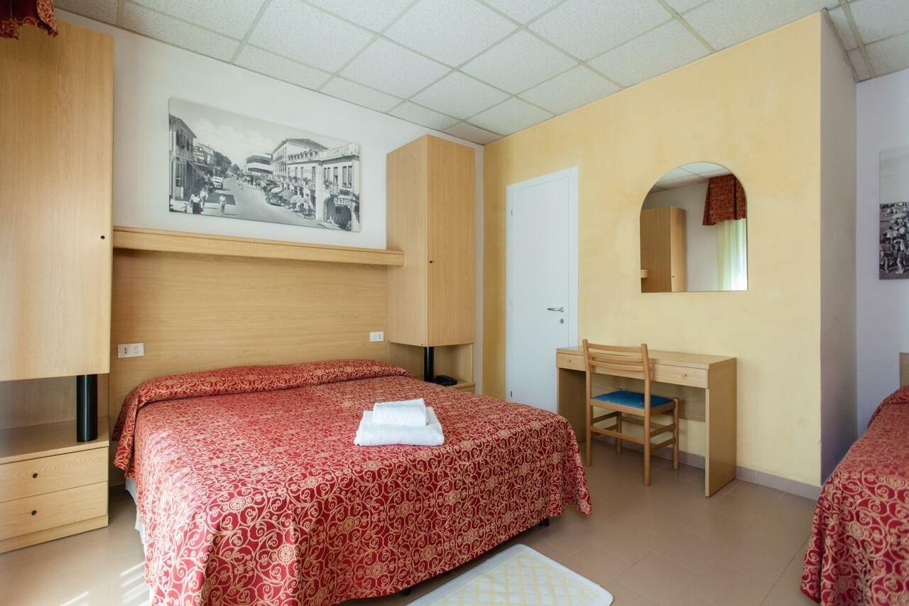 Hotel Al Mare リド・ディ・イエゾロ エクステリア 写真
